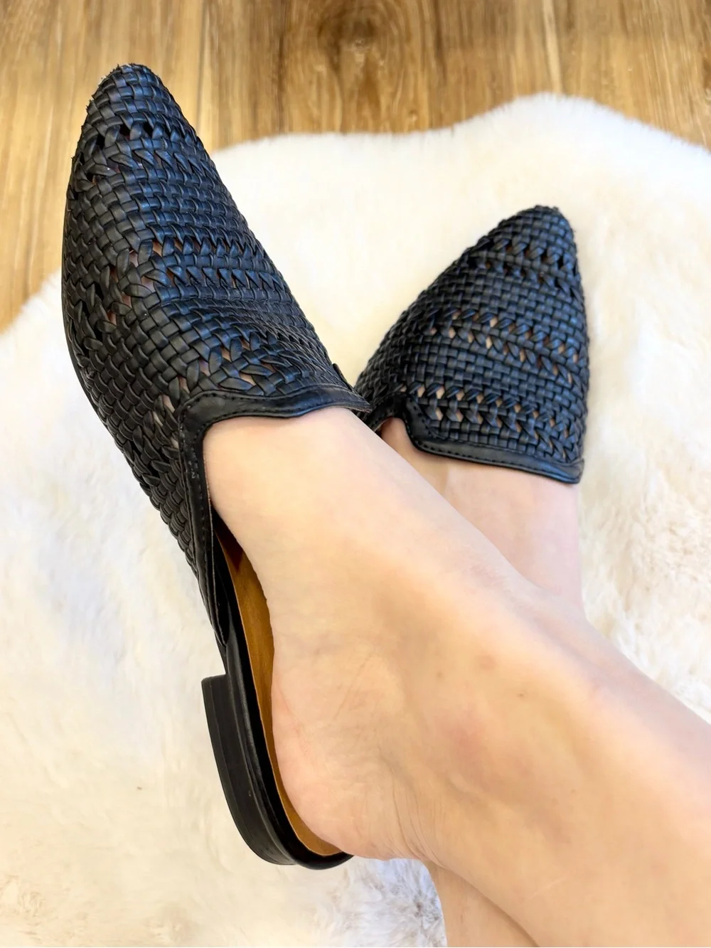 Universal Thread Black Slip On Pointed Toe Mules